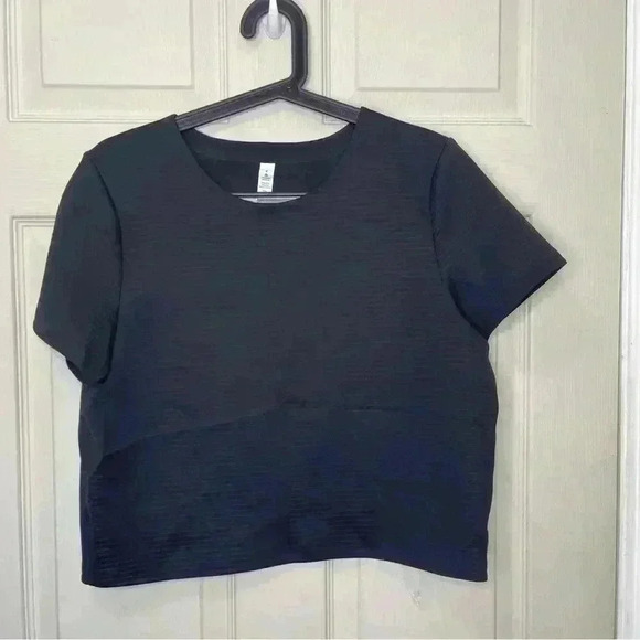 Lululemon Shaped Short Sleeve Black Sz 8 - Picture 2 of 6